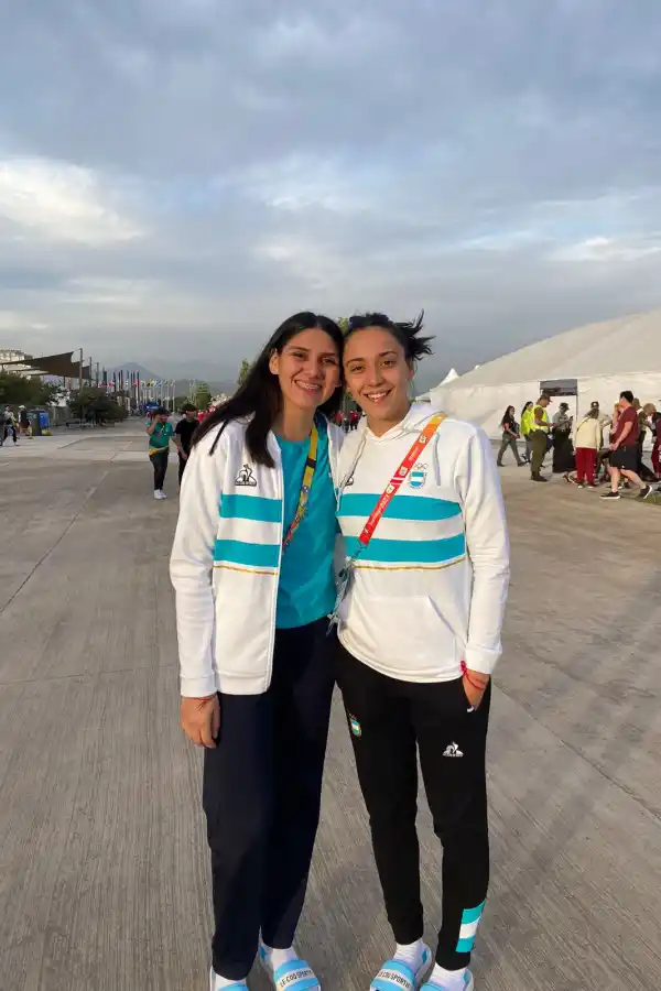 EN CHILE. Pérez y Corbalán disfrutan en la Villa Panamericana.