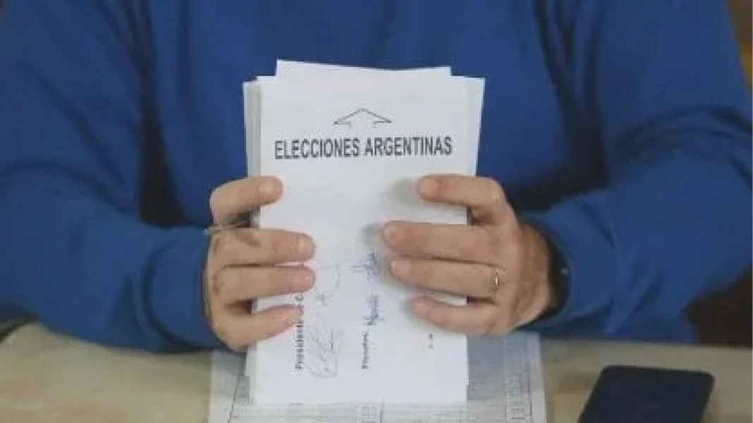 Los candidatos a diputados, a la espera de los resultados en Córdoba