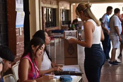 Más que en las PASO: al mediodía ya había votado el 29,6% del padrón