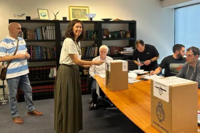 Elecciones 2023: avanza la votación de los argentinos en el exterior