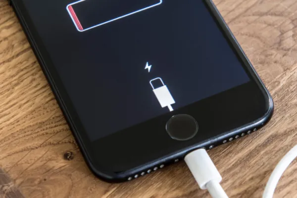 Conocé por qué no debés dejar el celular cargando toda la noche