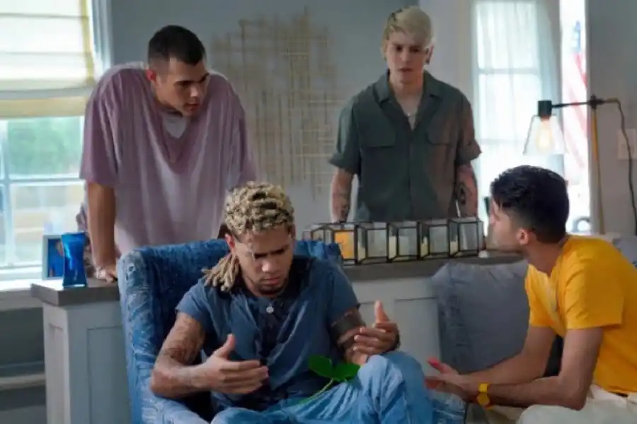 UN ROBO A RESOLVER. En “4Ever”, tres jóvenes conforman una banda.