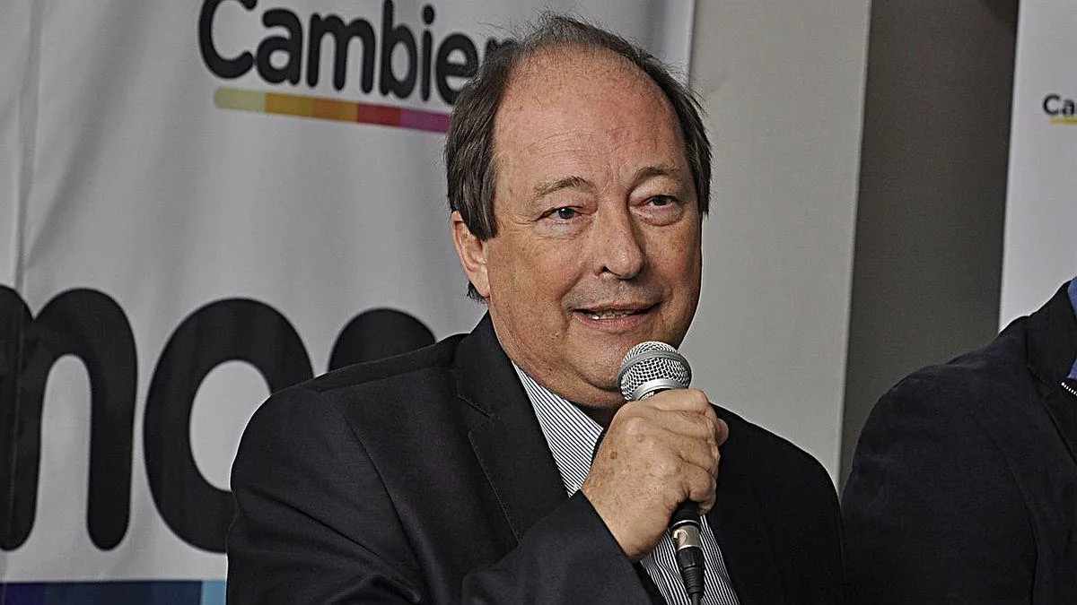 El radical Ernesto Sanz anticipó una ruptura de Juntos por el Cambio si el PRO apoya a Milei