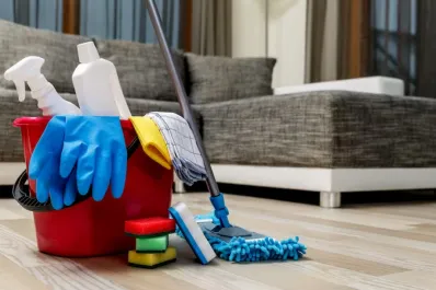 Empleadas domésticas y un nuevo aumento en noviembre: cuál es el porcentaje y cuánto cobran