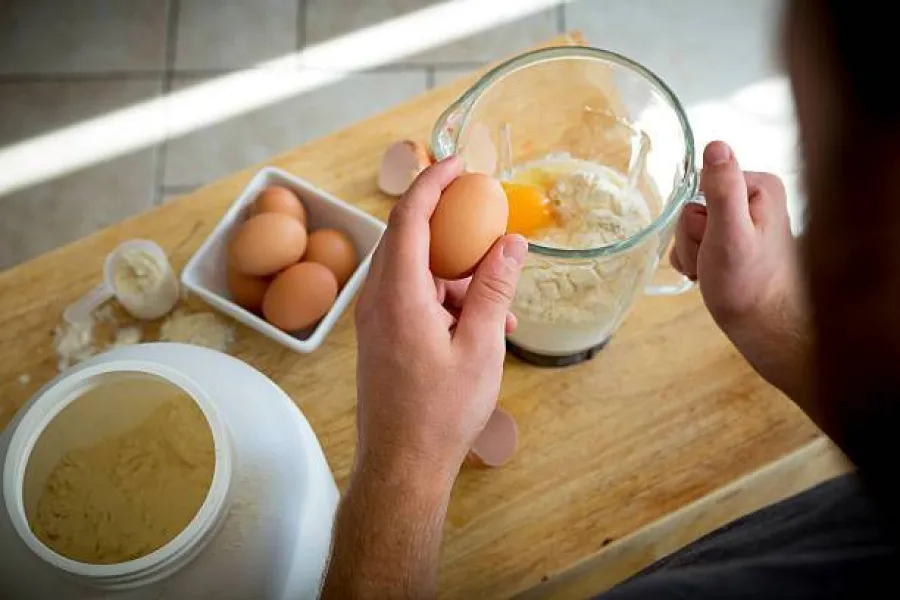 La forma correcta de comer huevo para ganar masa muscular