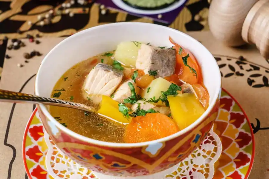 Caldo de pescado blanco.