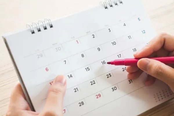 Cuántos feriados quedan en el año y qué días caen