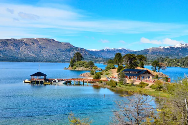 Vacaciones 2023/24: lagos, montañas y cascadas en una villa de pura tranquilidad en Neuquén