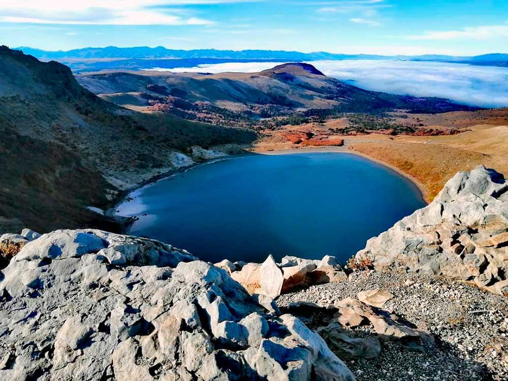 Vacaciones 2023/24: lagos, montañas y cascadas en una villa de pura tranquilidad en Neuquén