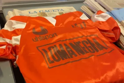 Llovían los insultos y la situación podía empeorar: no iban a jugar con ese color