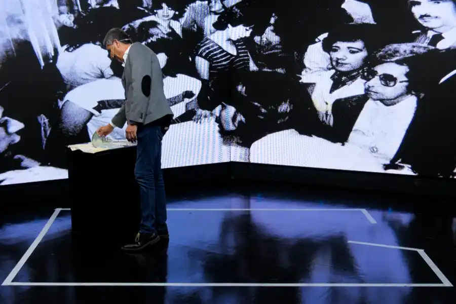 CUARTO OSCURO. Un conmovedor encuentro para recordar el momento íntimo del sufragio.