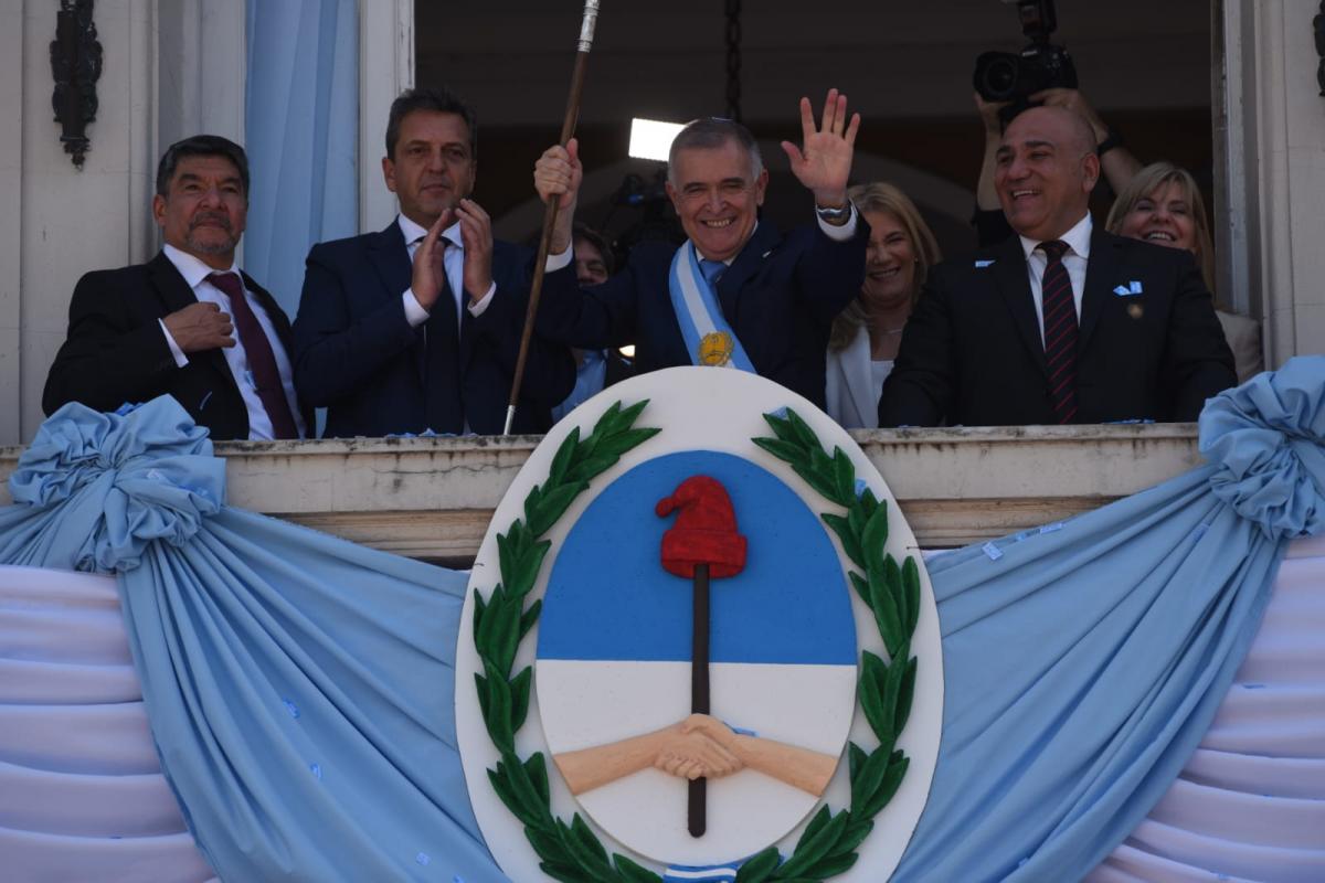 Junto a Massa y Manzur, Osvaldo Jaldo saludó a la militancia tras asumir como gobernador
