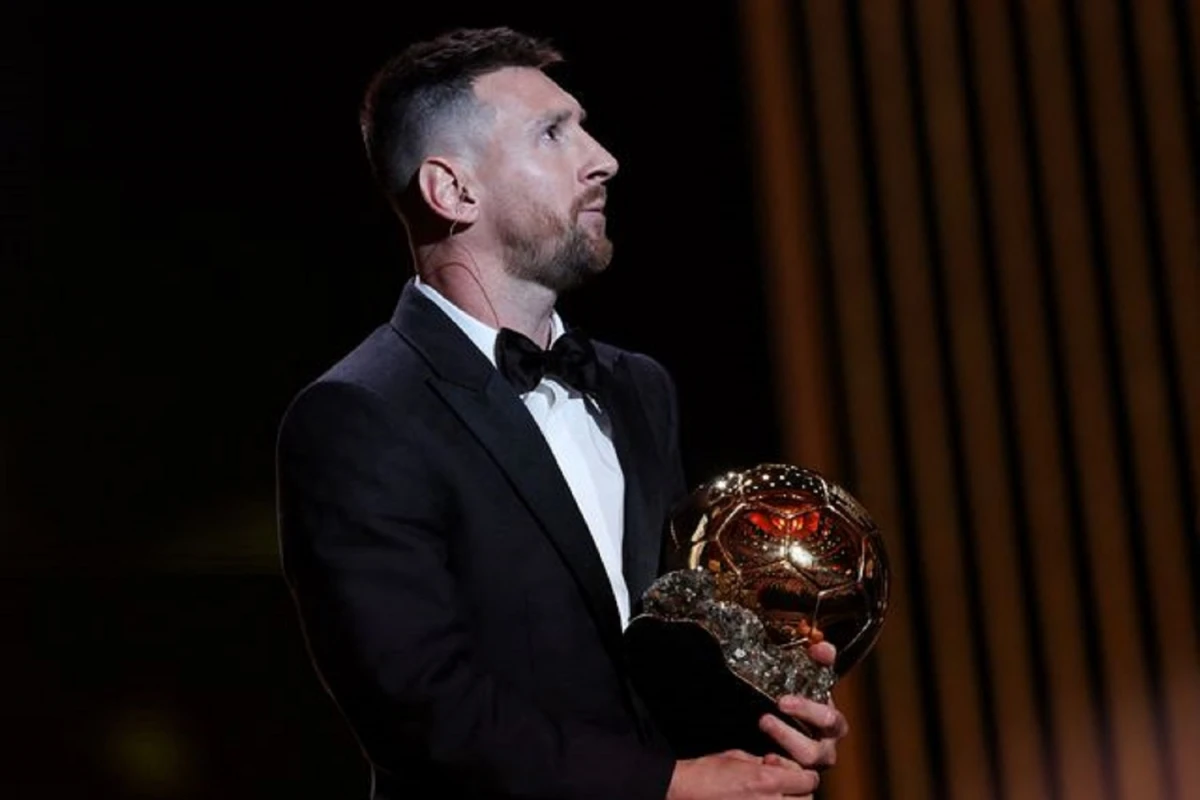 EL MEJOR. Messi se quedó con el octavo Balón de Oro de su carrera. REUTERS 