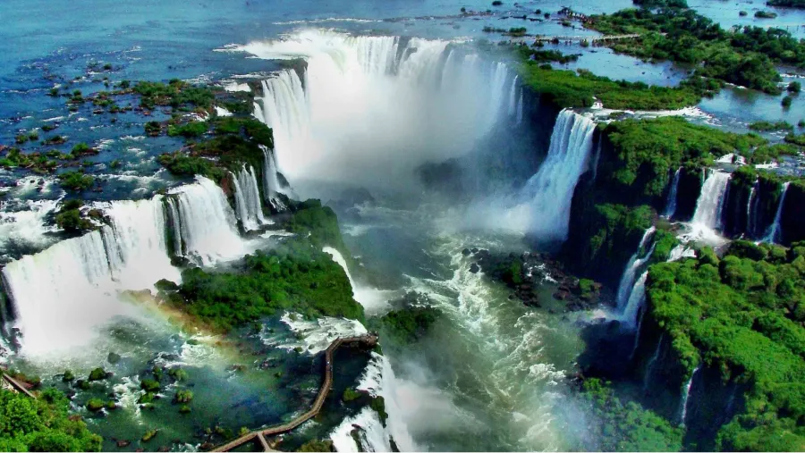 Alerta meteorológica: cerraron el acceso a las Cataratas del Iguazú