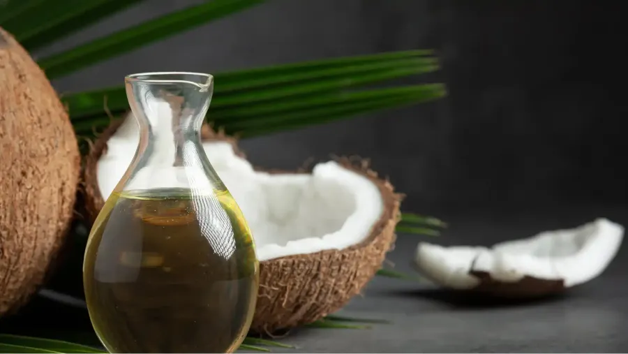 Cuáles son los beneficios que otorga el aceite de coco y en qué momento del día es mejor consumirlo.