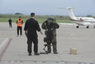 Así se neutralizan bombas en el aeropuerto de Tucumán