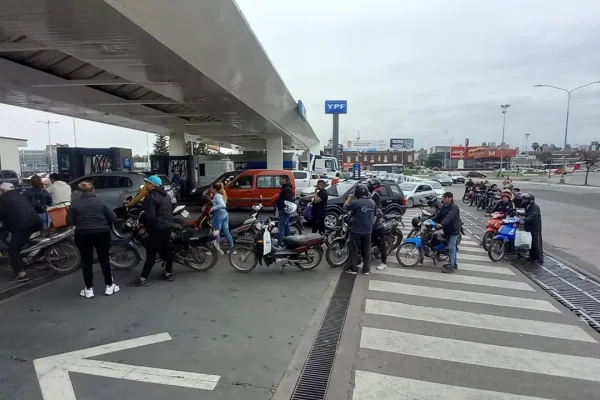 Alfaristas y bussistas criticaron al Gobierno por la escasez de combustibles en Tucumán