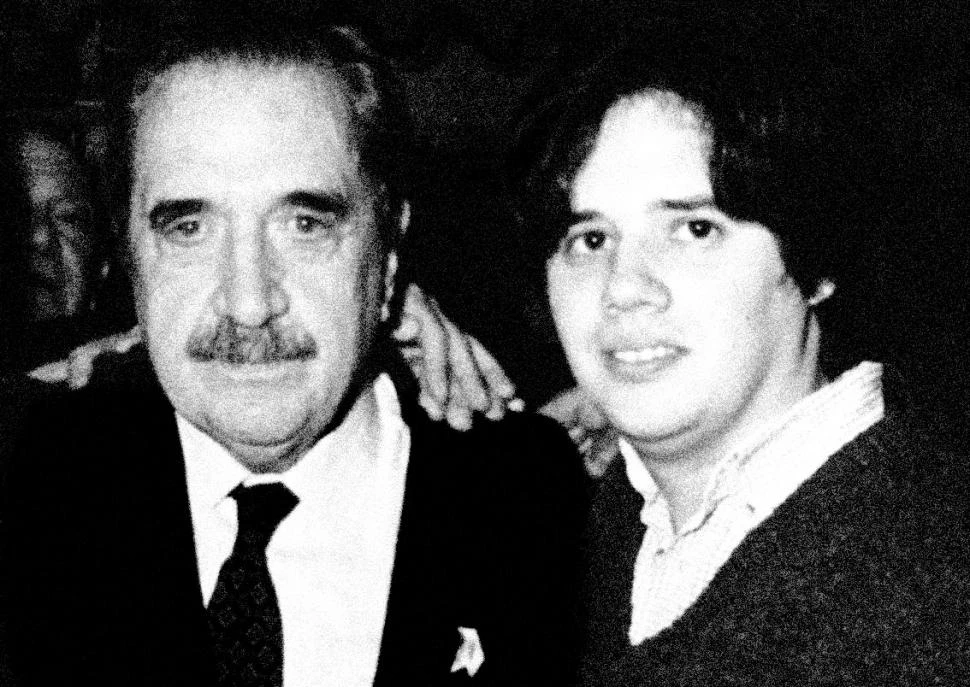 EL COMUNICADOR POLÍTICO. Matías Méndez con el líder Raúl Alfonsín. 