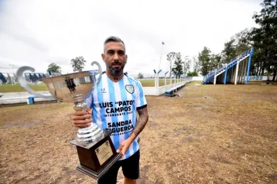 De hacer deliverys y manejar un taxi rural, a ser el goleador histórico de Deportivo Marapa