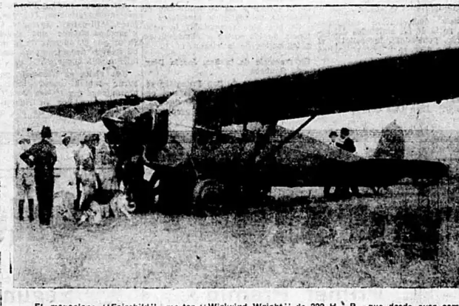EN TAFI DEL VALLE. El Fairchild ya en plena operación llevando pasajeros a los valles y aterrizando en allí en 1929,