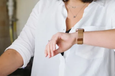 Mirar el reloj a las 00:00 no es casualidad: conocé su significado según la numerología