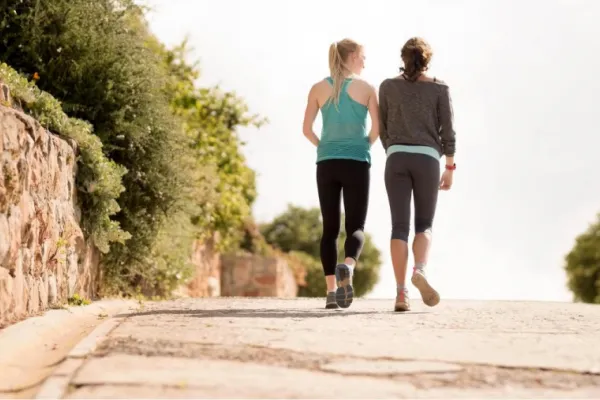 Caminata afgana: el ejercicio perfecto para bajar de peso y reducir el estrés