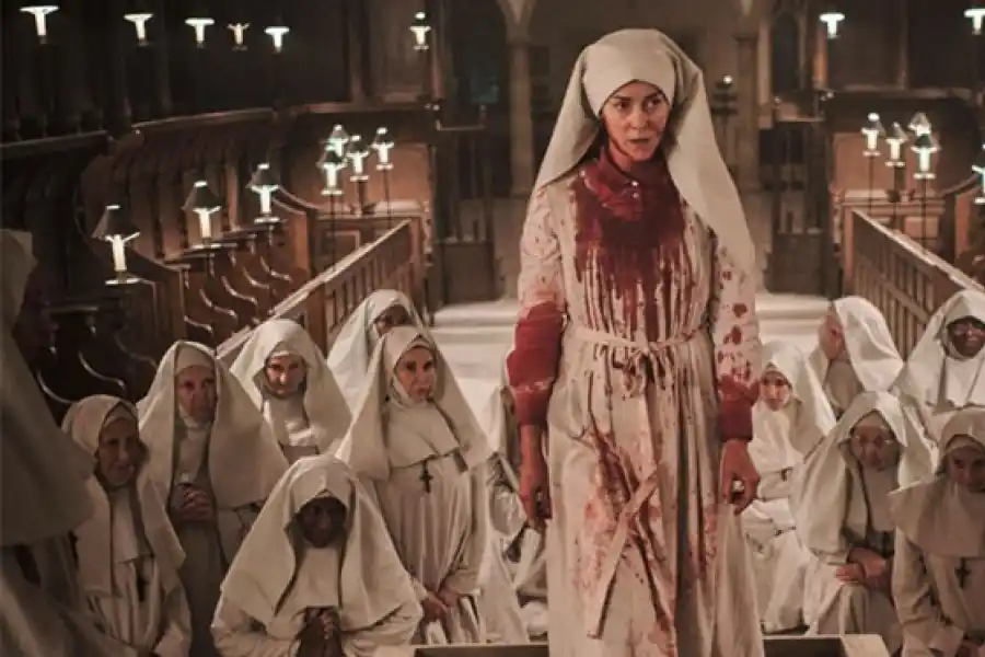 “SACRAMENTO DEL DIABLO”. Una joven viaja a un convento a Escocia.