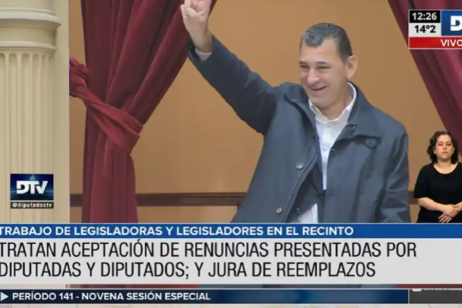 MARIO LEITO. El flamante legislador provincial recibió los aplausos de los dirigente oficialistas. 