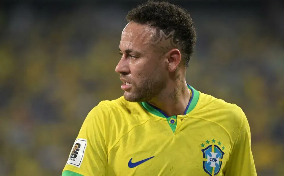REGRESO. Neymar estaría dispuesto a volver a Santos de Brasil, allí donde debutó en 2009..  