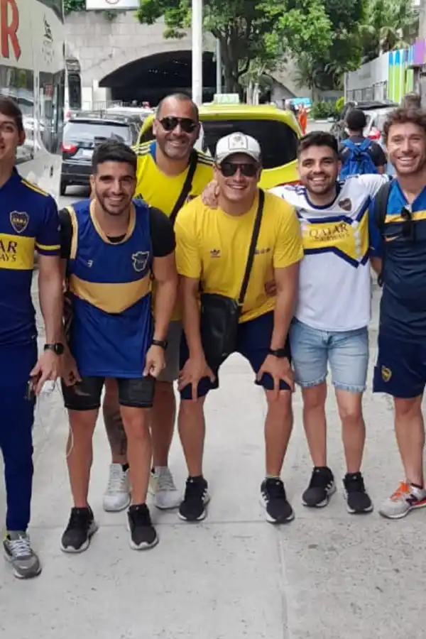 UNIDOS. Los hinchas tucumanos recorrieron las calles de Brasil. FOTO GENTILEZA PEÑA 