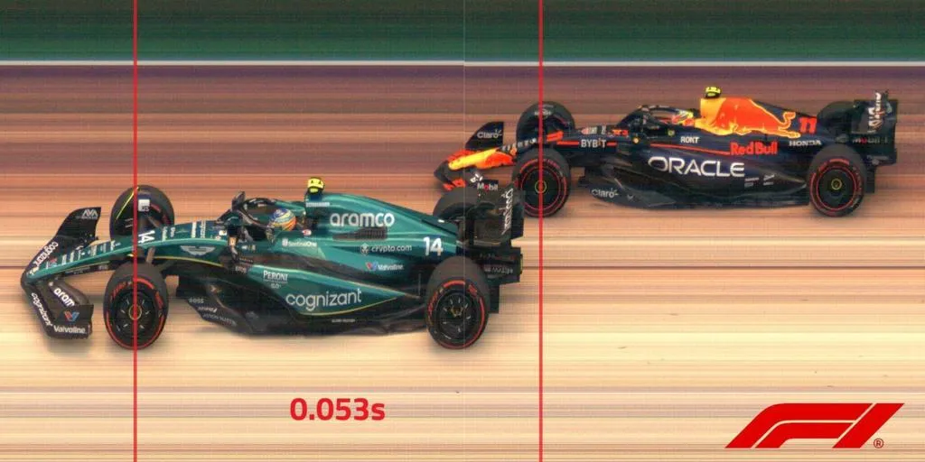 POR POCO. Alonso terminó solo 53 milésimas delante de su colega mexicano. 