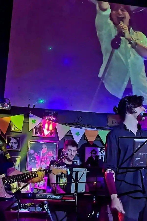 ÁNGELES DE ACERO. Un tributo local al hard rock de Deep Purple.