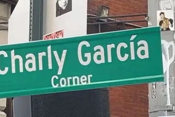 A 40 años de Clics Modernos, Nueva York homenajeó a Charly García