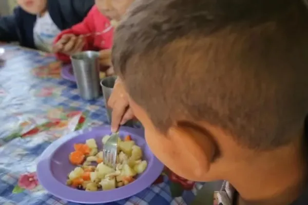Comedores: la Provincia sube de $200 a $340 la ración por niño