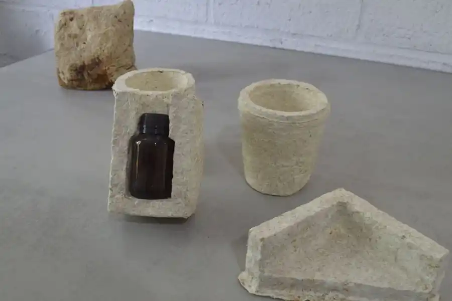 CUALIDADES. Los biomateriales son resistentes al agua, al fuego y tienen condiciones de compostabilidad en contacto con la tierra.