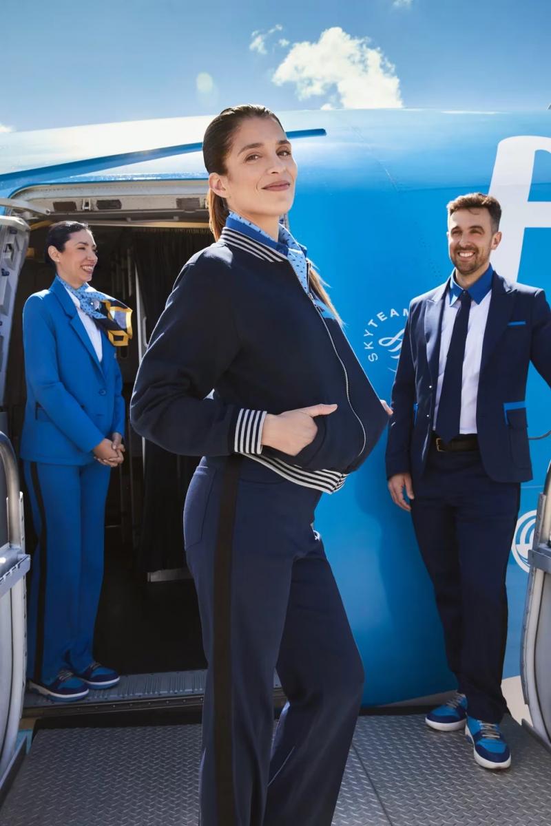 Cómo son los nuevos uniformes del personal de vuelo de Aerolíneas Argentinas diseñados por Benito Fernández y Ricky Sarkany