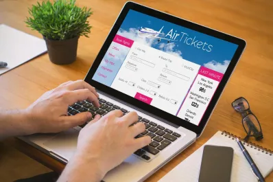 Qué días y qué horarios son los mejores para comprar pasajes de avión más baratos