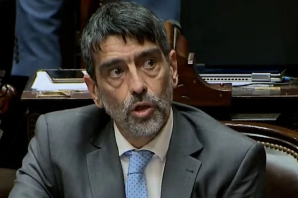 Citan a un diputado en el escándalo por espionaje a jueces de la Corte