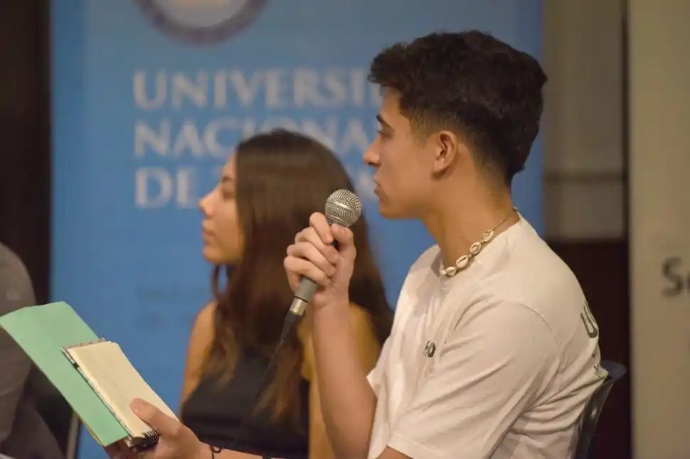 ¿Qué opinan los chicos tucumanos sobre las redes sociales?