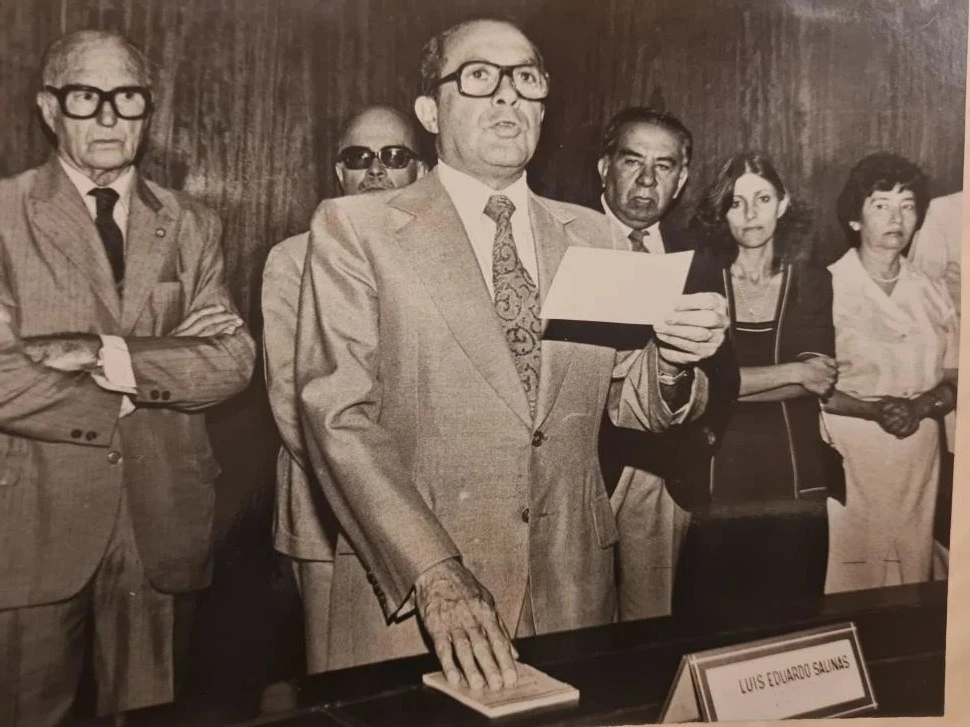 DICIEMBRE DE 1983. Luis Salinas jura como Rector Normalizador de la UNT. Pocos meses después presentó la renuncia.
