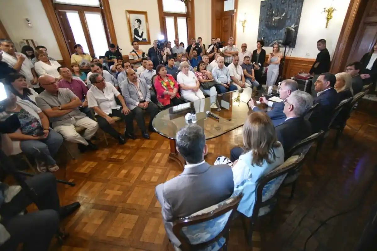 La Provincia pagará $40.000 como anticipo de paritarias a los estatales