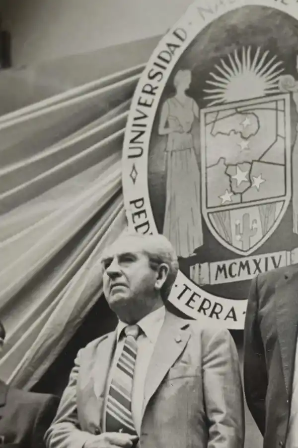 1984. Eugenio Flavio Virla inició el cuarto período al frente de la casa de estudios.