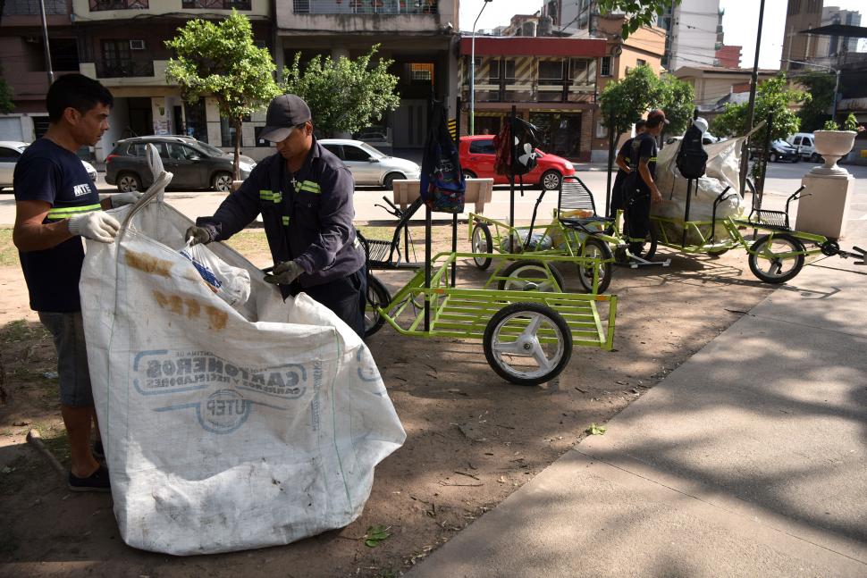 El reciclaje en movimiento: recolectores tucumanos recibieron nuevos vehículos