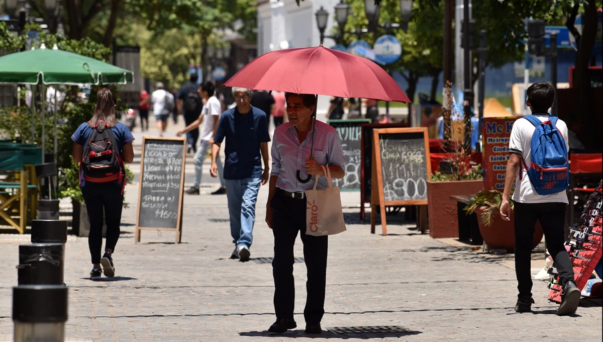 INESTABLE Y CALUROSO. El estado del tiempo en Tucumán promete una temperatura alta y mucha humedad.