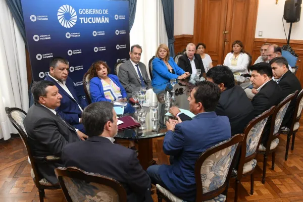 Firmaron un convenio para el tratamiento del depósito de residuos urbanos de El Mollar