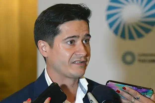 Chincarini defendió las contrataciones directas y cuestionó a la concejal que lo denunció