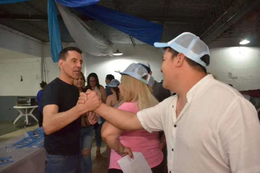 EN CAMPAÑA A FAVOR DE MASSA. El funcionario nacional Gerónimo Vargas Aignasse. Foto de Twitter