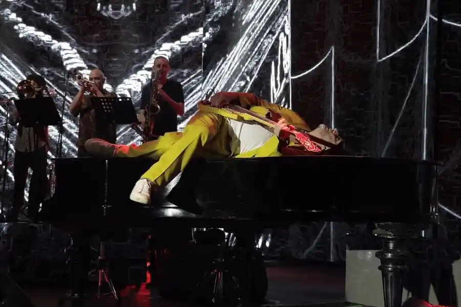 La noche mágica de Fito Páez encandiló a todas las generaciones de tucumanos