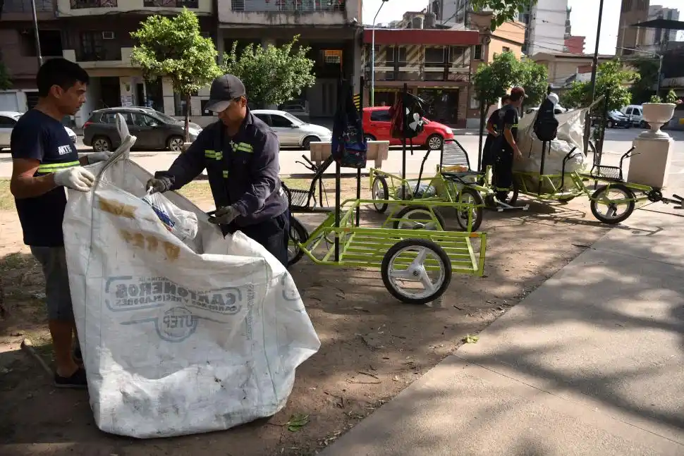 El reciclaje en movimiento: recolectores tucumanos recibieron nuevos vehículos