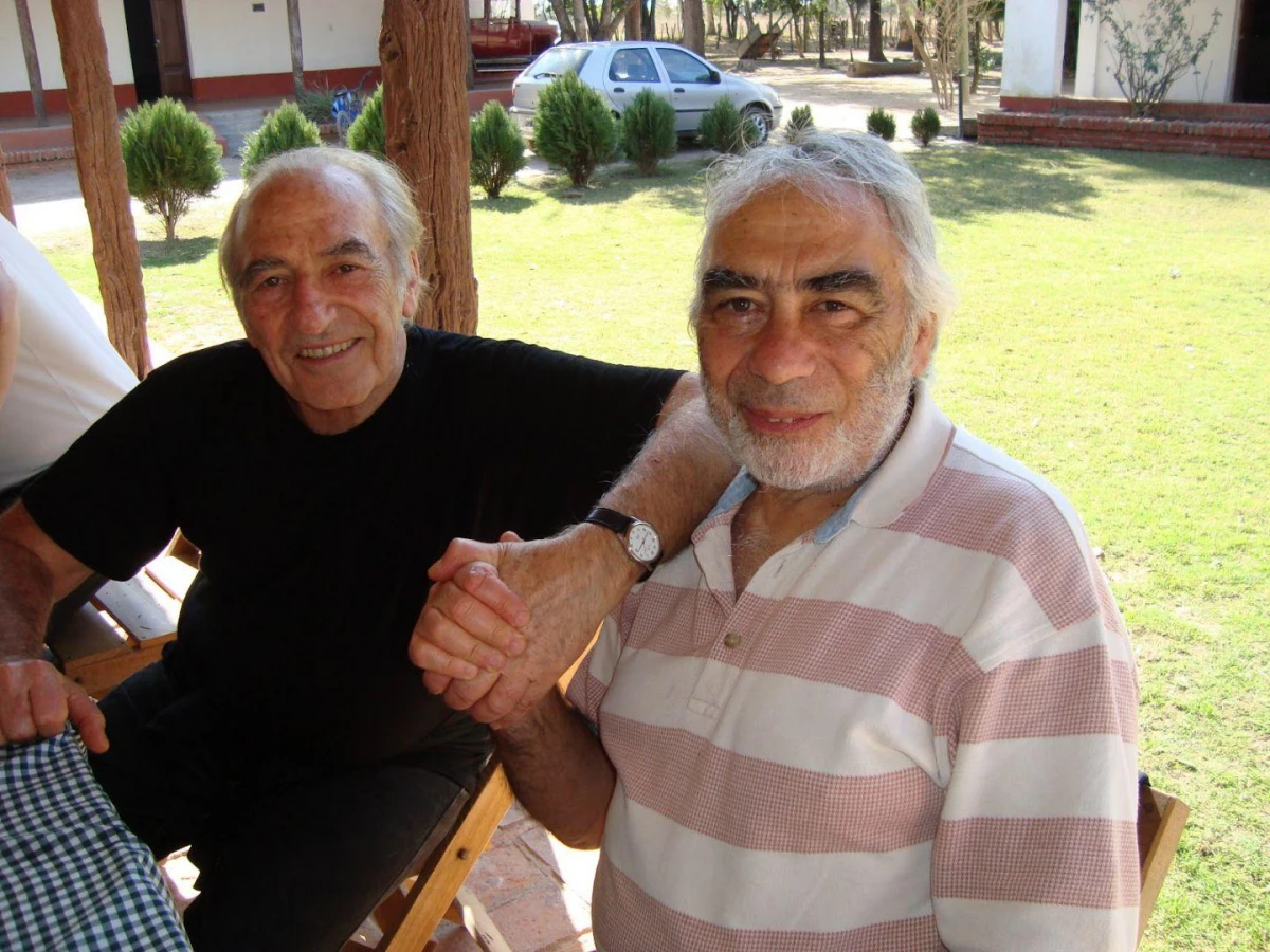 HERMANOS Y AMIGOS. Jorge Estrella (derecha) con su hermano, el pianista Mguel Ángel Estrella.
